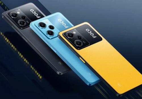 Imagen de tres celulares: uno negro, otro azul aguamarina y uno amarillo.