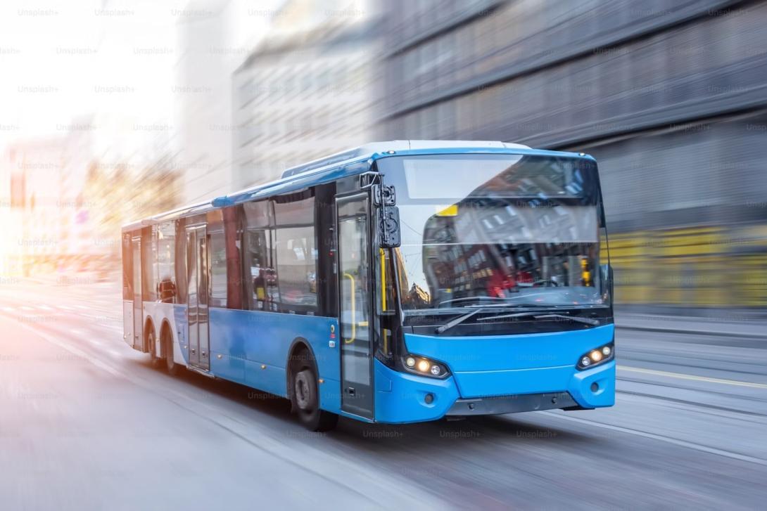 sostenibilidad en transporte de Bogotá con Schneider Electric